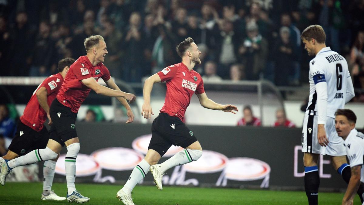 #2. Liga: 0:2 in Hannover: Bielefeld bleibt Tabellenletzter