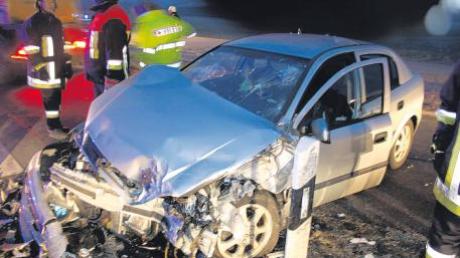 Schwer verletzt wurde die Fahrerin dieses Wagens am Freitagmorgen bei einem Unfall zwischen Aichach Nord und Kühbach Süd, auf Höhe des Parkplatzes. 