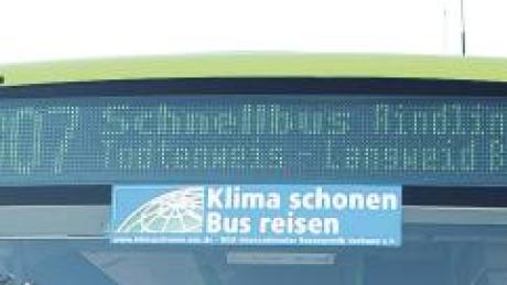 Bei der Jungfernfahrt der neuen Buslinie Aindling – Langweid verschiebt sich die Uhrzeit. Los geht es um 16.45 Uhr in Aindling 