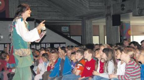 Die Kinderoper „Papageno im Wunderland“ begeisterte gestern das junge Publikum in Kühbach. 