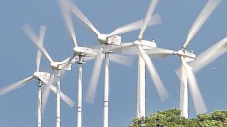 Im Bereich der Gemeinde Odelzhausen, entlang der Autobahn, könnte ein Windpark entstehen. 
