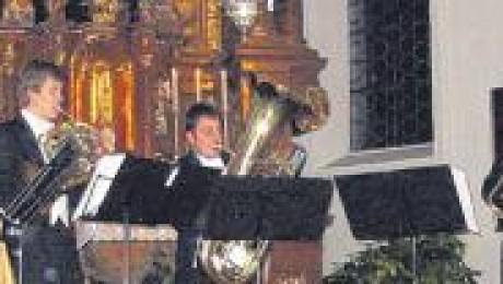 Das Brass-Ensemble Blech Betrieb brillierte in der fast voll besetzten Kühbacher Pfarrkirche. 