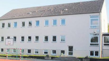 Sachbeschädigungen gab es an der alten Schule Obergriesbach. 