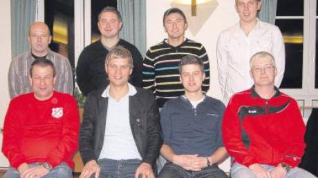 Die Amtsträger des TSV Hollenbach auf einen Blick: (stehend von links) Anton Mayer, Bernhard Fischer, Michael Stelzer, Martin Aechter, (sitzend von links) Martin Weichselbaumer, Stephan Haas, Franz Fischer und Christian Weiß. 