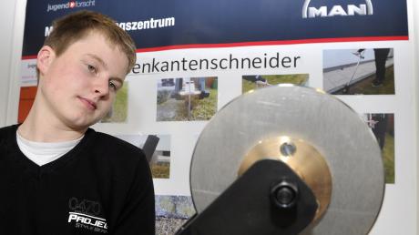 Michael Schlecht aus Gebenhofen vertritt die Region beim Landeswettbewerb von Jugend forscht mit seinem Rasenkantenschneider.