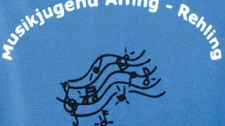 Die Musikjugend Affing-Rehling hat blaue T-Shirts bekommen.  