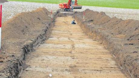 Die Ausgrabungen am neuen Baugebiet „Beim Kindergarten“ haben in Todtenweis begonnen. 