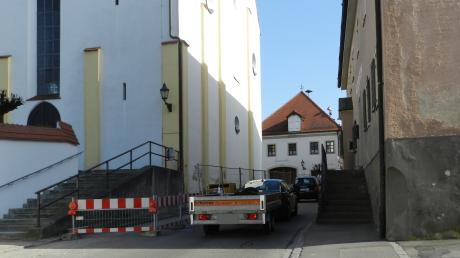 Die Arbeiten für den ersten Bauabschnitt zur Sanierung der Inchenhofener Wallfahrtskirche sind nahezu abgeschlossen. Die Umleitungen durch die Marktgemeinde sind aufgehoben. Der Verkehr fließt wieder normal.