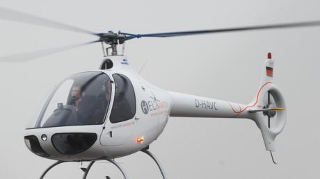 Bei den Anwohnern rund um den Augsburger Flughafen stoßen die Helikopter auf wenig Begeisterung. Die sechs Umlandgemeinden haben ein gemeinsames Lärmgutachten in Auftrag gegeben. Dass das Unternehmen Heli Aviation auf seiner Internetseite für Wochenendlehrgänge wirbt, schürt nun neue Ängste. 
