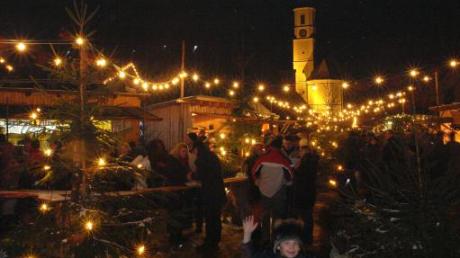 Wohl mehr Besucher als im Vorjahr kamen laut Schätzungen zum Weihnachtsmarkt in Affing. 