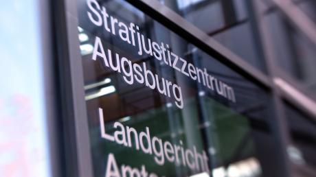 Das Justizzentrum in Augsburg. Dort beschäftigt sich jetzt die Staatsanwaltschaft mit den Vorwürfen gegen die insolvent gegangene Firma Weigl aus Pöttmes.