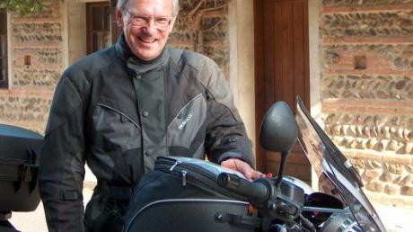 Seinen 75. Geburtstag feiert Hanshelm Häfner im Aichacher Stadtteil Walchshofen. Seit seiner Pensionierung hat er mit seinem Motorrad ganz Südeuropa erkundet und so rund 60000 Kilometer zurückgelegt. 