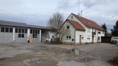 Das ehemalige Weigl-Gelände in der Bachgasse in Pöttmes wurde jetzt am Amtsgericht Augsburg versteigert. Den Zuschlag erhielt die Surrer & Nowak Bau GmbH aus dem Ortsteil Echsheim. 