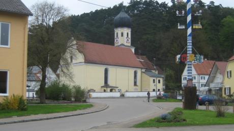 Die Neugestaltung des Kirchplatzes in Oberbaar ist eines der Themen, das im Ort diskutiert wird.