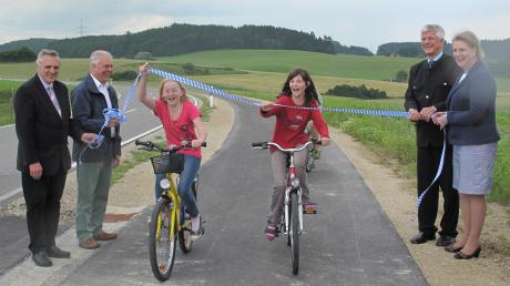 Der neue Radweg zwischen Sielenbach und Wollomoos ist nun offiziell eröffnet.
