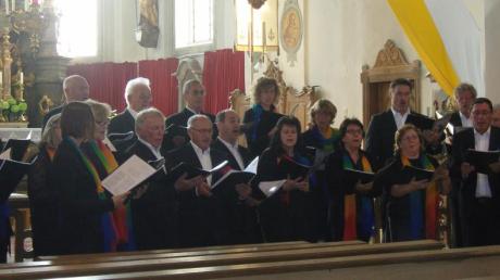 Die Chorgemeinschaft Rehling gab ein Konzert in der Kirche. 
