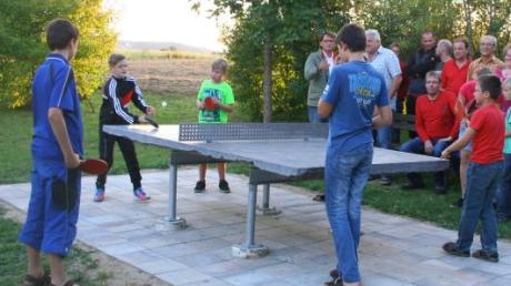 Die neue Tischtennisplatte in Gundelsdorf. 
