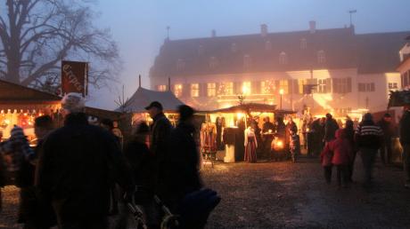 Der Mittelalterliche Weihnachtsmarkt brachte den Schernecker Schlossberg zum Leuchten. 