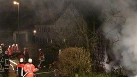 Beim Brand in einer Werkstatt in Klingen sind am Freitagabend 10 000 Euro Schaden entstanden. Die Feuerwehren aus Aichach, Klingen und Ecknach hatten die Flammen schnell im Griff. 
