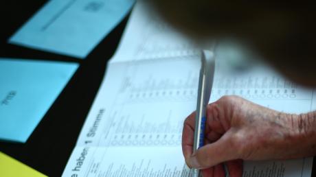 Briefwahl - Wahlbrief - Wahl - Wahlen - Landtagswahl - Stimme - Stimmen - Stimmzettel - Unterlagen - Symbolbild
