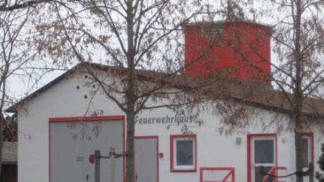Im Rahmen der Dorferneuerung soll der Platz vor dem Feuerwehrhaus in Igenhausen umgestaltet werden. 
