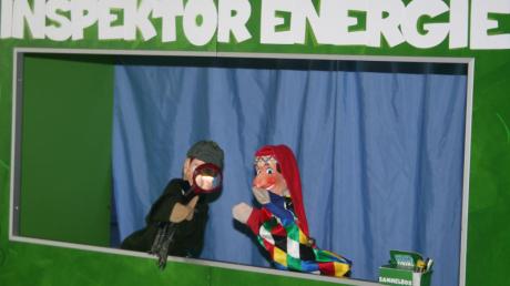 Das Puppentheater Inspektor Energie zu Besuch bei der Kindertagesstätte (Kita) in Obergriesbach.  
