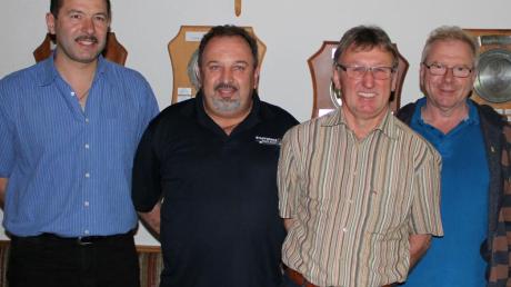 Sie führen die Inchenhofener Stockschützen: (von links) Roger Ostermeier, Helmut Müller, Hans Heilgemeir und Vorsitzender Helmut Fröhlich. 
