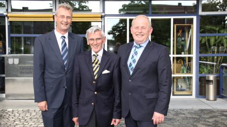 Erst im Mai ist Bürgermeister Rudi Fuchs (links) zusammen mit Peter Feile und Manfred Losinger (rechts) zum stellvertretenden Landrat gewählt worden. 