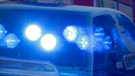 Zwei Männer aus dem Raum Augsburg haben heute Vormittag bei Autounfällen ihr Leben verloren. Beide hatten nach Angaben der Polizei offenbar einen Stau vor sich übersehen. 