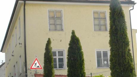 Die alte Schule in Gebenhofen ist renovierungsbedürftig.  
