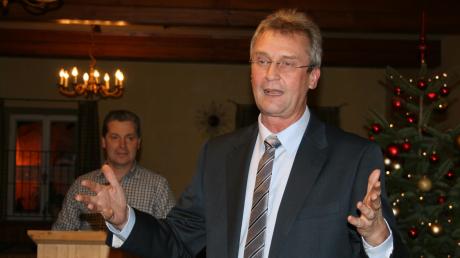 Der Mann im Hintergrund, Markus Winklhofer, steht seit der Erkrankung von Affings Bürgermeister Rudi Fuchs, an vorderster Front.