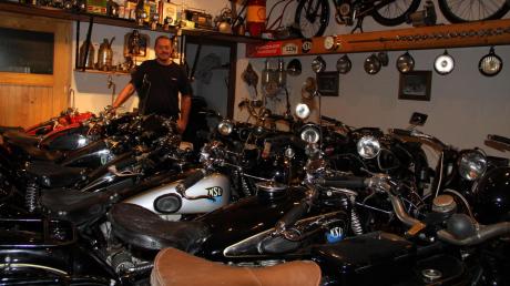 Franz Grießer aus dem Adelzhausener Ortsteil Landmannsdorf ist Motorradfan. In seinem Keller lagert er 80 Motorräder. 