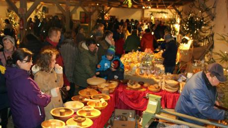 Im Handwerkerstadl beim Affinger Weihnachtsmarkt herrschte am Wochenende noch einmal Hochbetrieb. 
