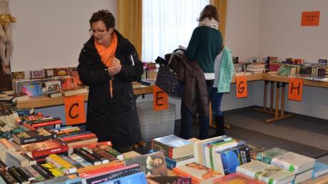 In der Aindlinger Pfarr- und Gemeindebücherei gab es kurz vor dem Umzug wieder Bücher zum Kilopreis. 
