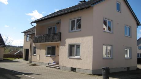 In dieses Haus in der Hauptstraße in Hollenbach werden voraussichtlich noch in diesem Monat zwölf Asylbewerber einziehen. 
