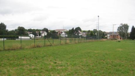 Die Sportanlage des TSV Hollenbach wird in Richtung Osten (hier rechts im Bild) erweitert. 	