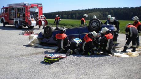 Ein realistisches Szenario trafen die Hollenbacher Feuerwehrler bei einem Übungstag in Sachen Technischer Hilfeleistung an.