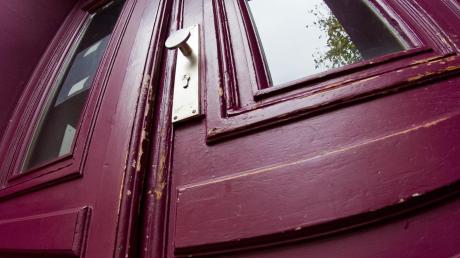 Die Klinke einer Tür eines Nördlinger Hauses ist am Wochenende entfernt worden.