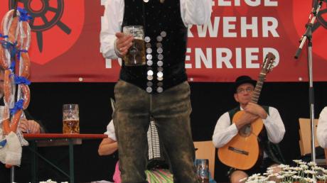 Mit großem Eifer trug Bernhard Stölzl seine Gstanzl beim Hutsingen vor.
