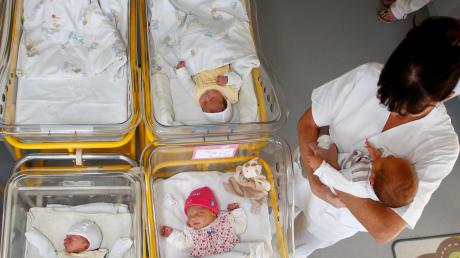 In der Gemeinde Eurasburg kommen in den vergangenen Jahren immer mehr Babys zur Welt.
