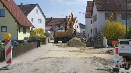 Der Kanalbau in der Blumenthaler Straße in Klingen ist wieder in vollem Gange. Bis Sommer soll die Maßnahme abgeschlossen sein.