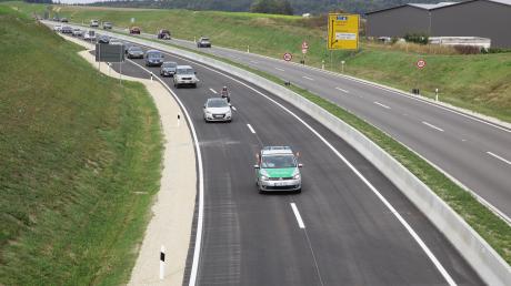 Der Verkehr zwischen der Anschlussstelle Gallenbach und Dasing auf der B300 wird am Montag umgeleitet.