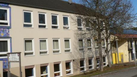 Früher wurden hier Kinder unterrichtet. Inzwischen wird das ehemalige Schulhaus in Obergriesbach aber anderweitig verwendet.