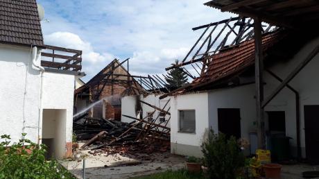 Ein hoher Schaden war im Juni vergangenen Jahres beim Brand einer Scheune im Affinger Ortsteil Haunswies entstanden. Die Zusammenarbeit der Feuerwehren klappte gut bei diesem Einsatz. 	