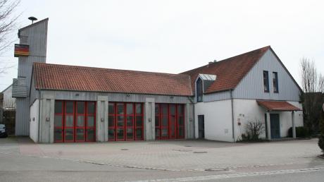 Im Feuerwehrhaus Kühbach wird bald ein neues Löschfahrzeug parken. Der Gemeinderat stimmte der Anschaffung zu. 	