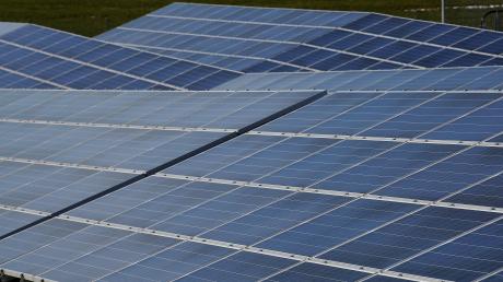Die Energiebauern wollen in Sielenbach einen elf Hektar großen Solarpark bauen. Der Gemeinderat billigte nun sowohl den Vorentwurf zur Änderung des Flächennutzungsplans als auch den Bebauungsplan für den Solarpark.  	