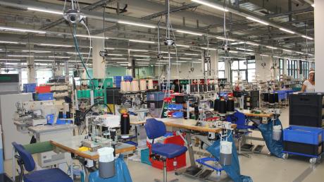 Industrieunternehmen im Landkreis Aichach-Friedberg, wie hier Juzo in Aichach, haben es aufgrund einer sinkenden Inlandsnachfrage derzeit besonders schwer.
