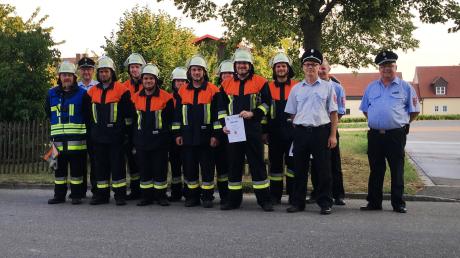 Von 2019 stammt diese Aufnahme von Feuerwehrleuten aus Schorn nach einer Leistungsprüfung. Weil die Wehr keinen Kommandanten hat, schließt sie sich als Löschgruppe der Pöttmeser Feuerwehr an.