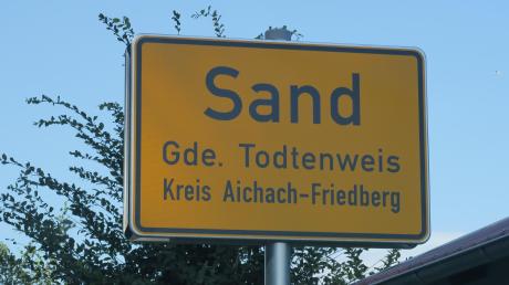 An der Langweider Straße in Sand darf vorerst nicht gebaut werden.