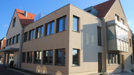 Das kommunale Ärztehaus im Pöttmeser Ortskern war in finanzieller Hinsicht das größte Projekt der Marktgemeinde in den vergangenen sechs Jahren. 